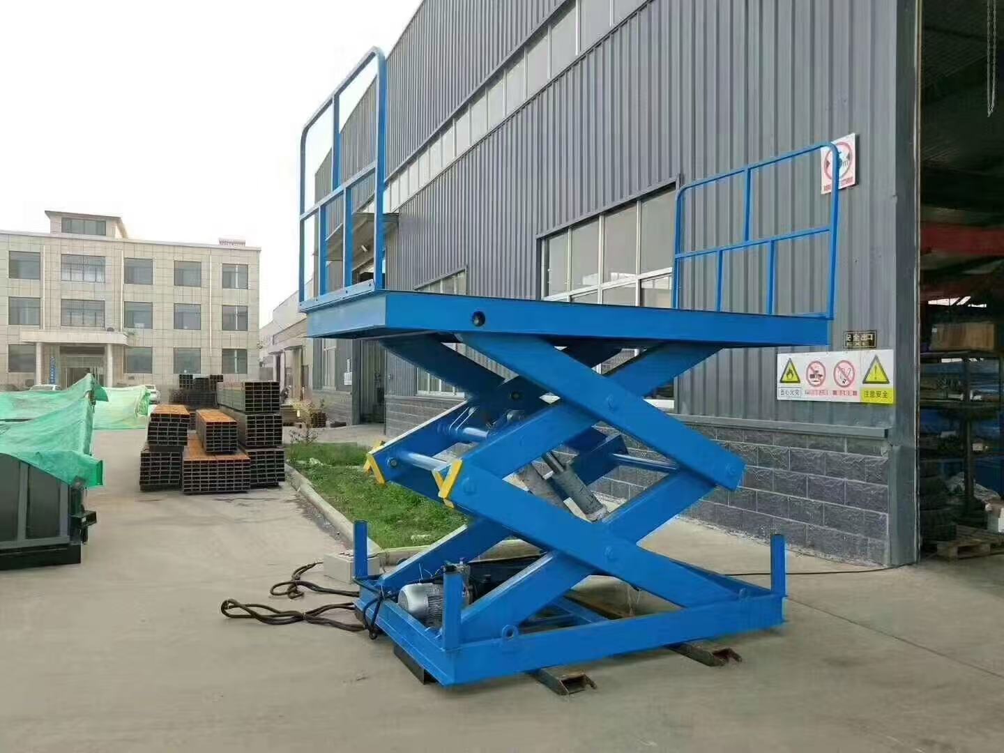 剪叉式移动式升降机公司源厂定制