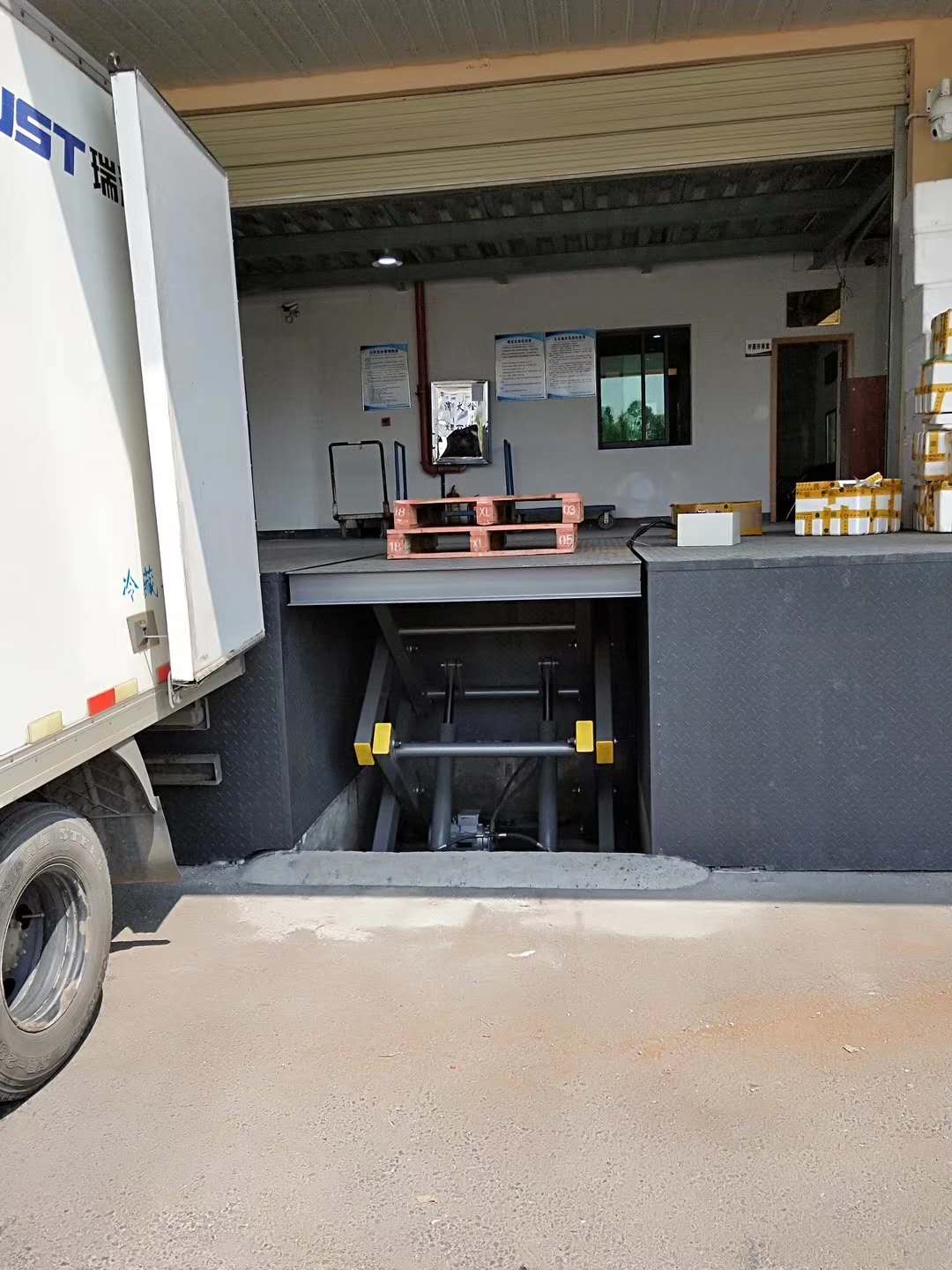 剪叉升降机供应实体厂家