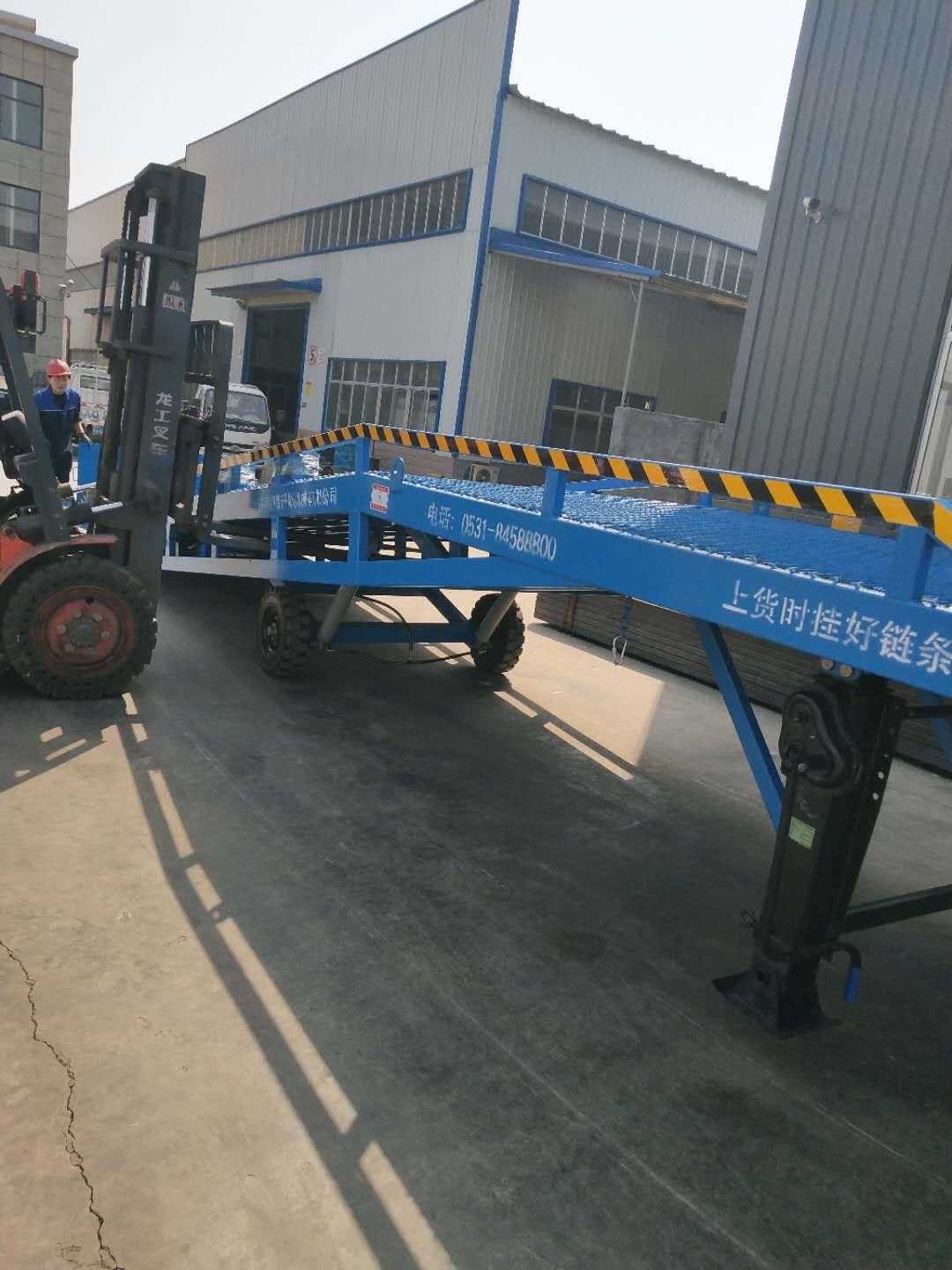 移动式登车桥的价格生产量少也做