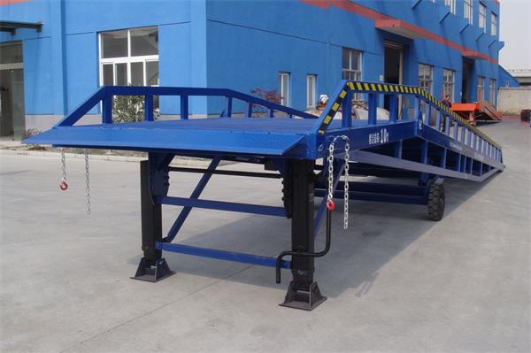 移动液压式登车桥价格供应型号齐全