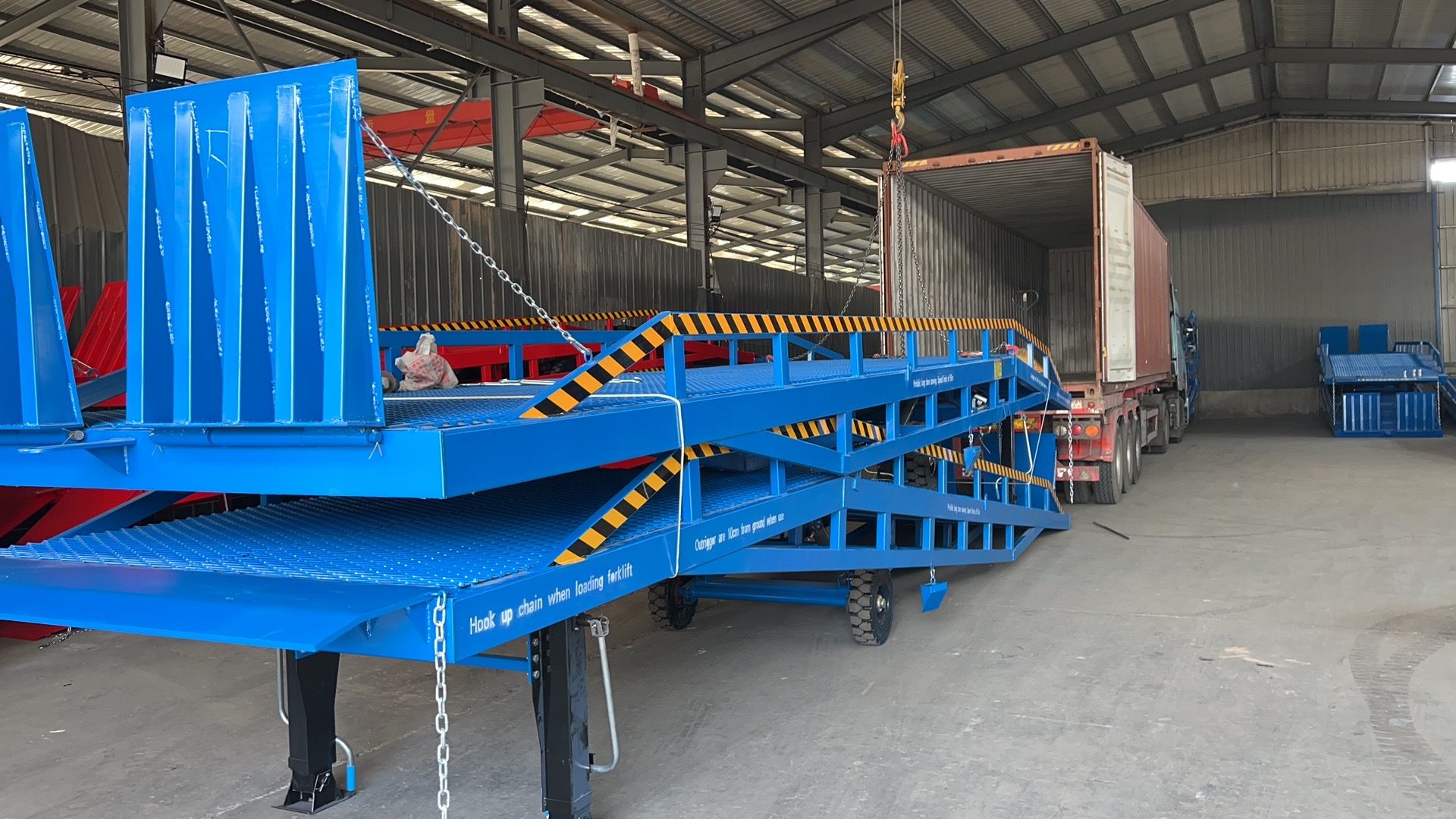 移动式装卸登车桥价格价格本市货源