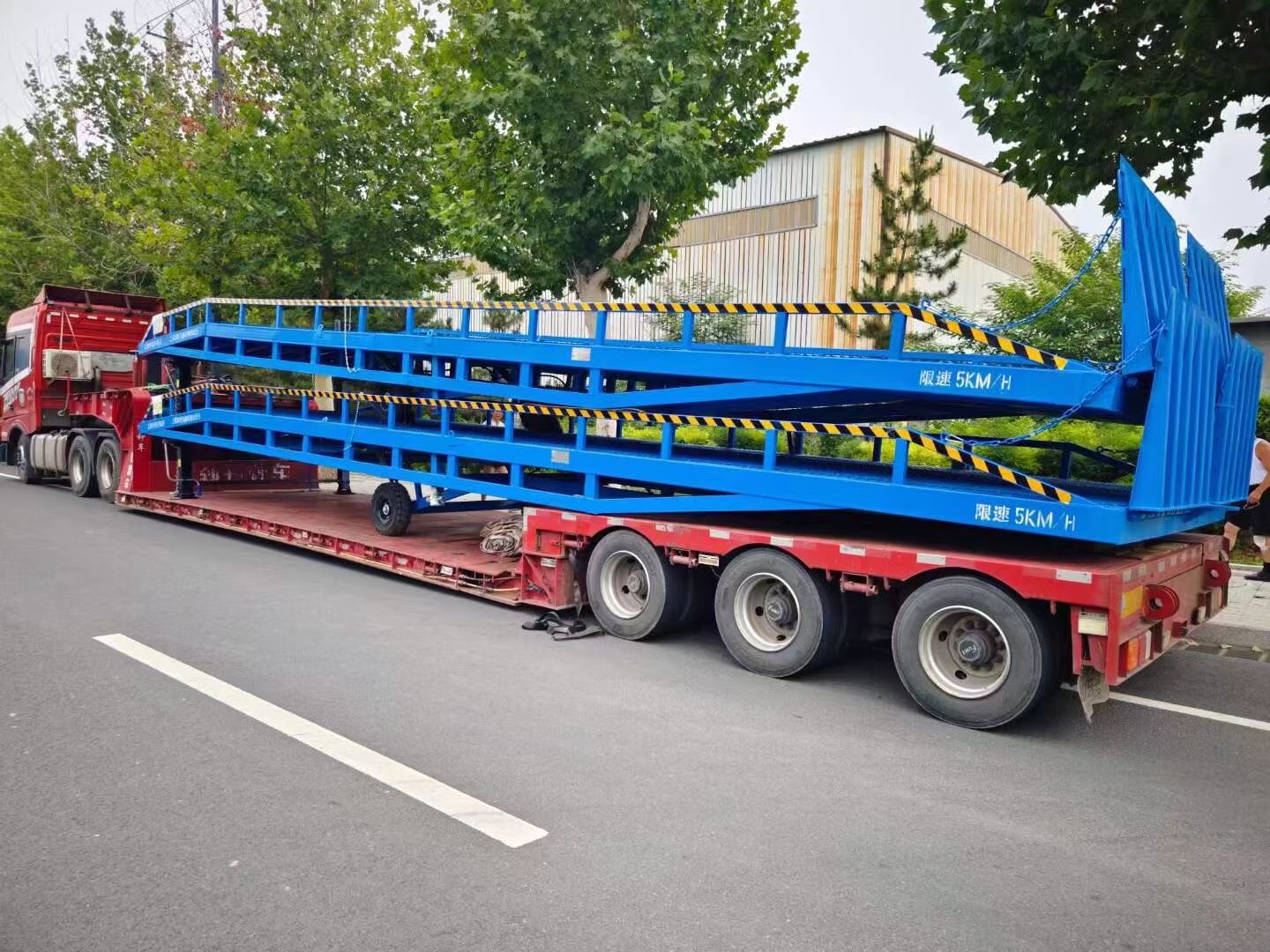 10吨移动式登车桥价格公司厂家售后完善