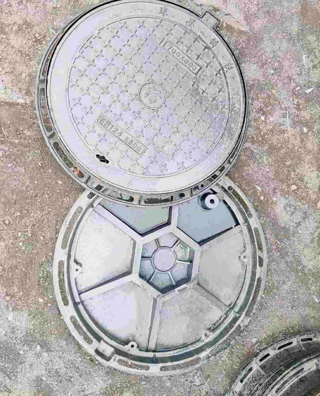 甘肃省平凉市庄浪县保温井盖生产厂家建通铸造厂家