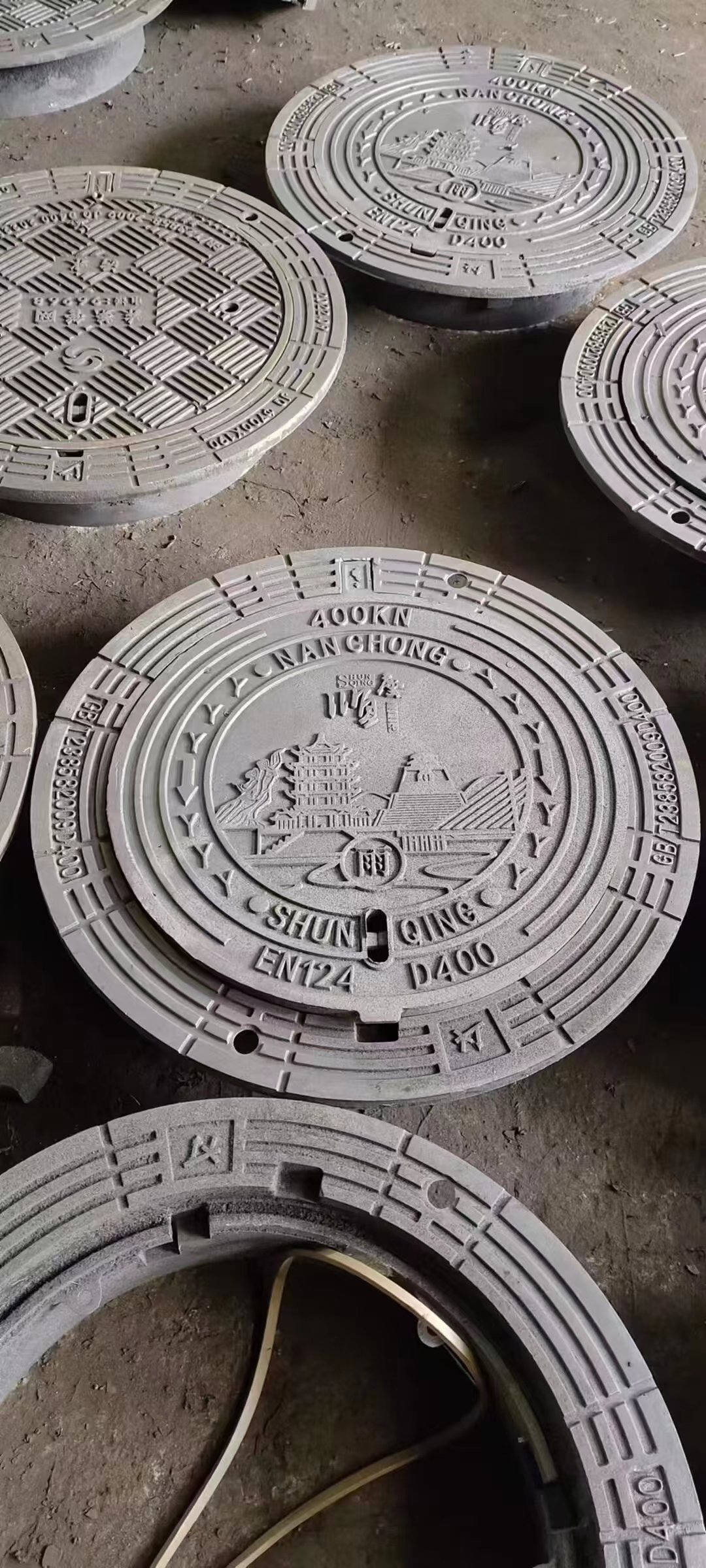 带锁井盖厂家批发建通铸造厂家省心又省钱