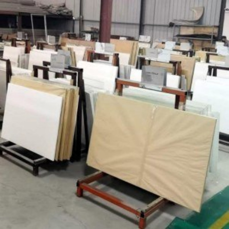 聂荣铅玻璃贴心服务