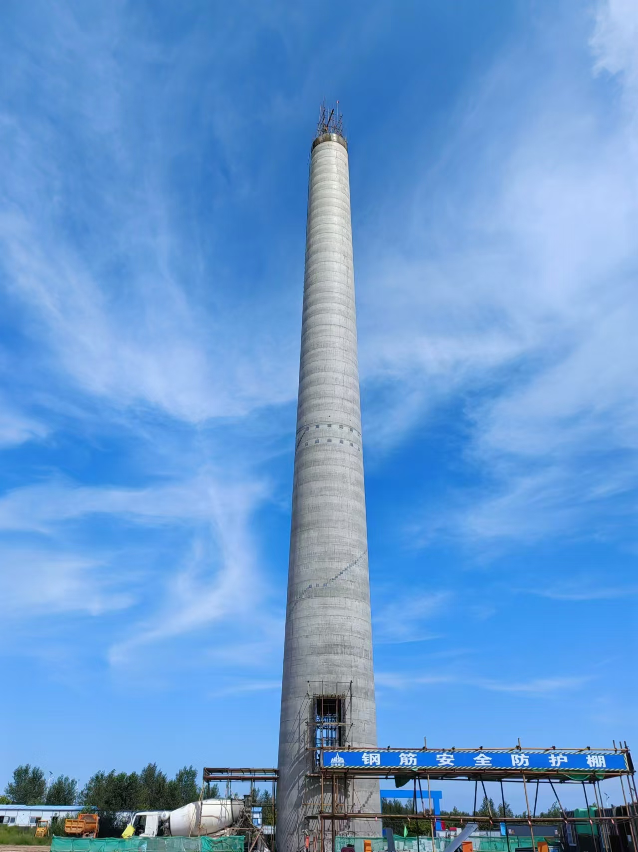 烟囱安装直爬梯