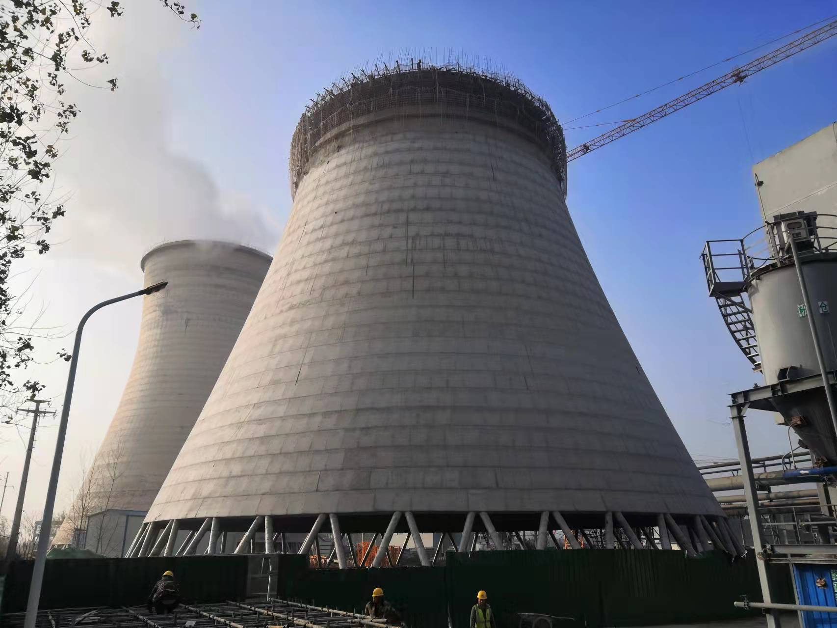 彩绘凉水塔美化图片