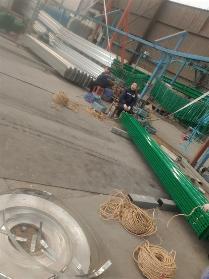 西昌波形护栏-高速公路波形护栏厂家来电咨询