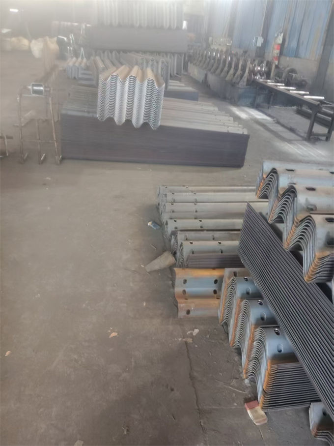 双辽波形护栏,镀锌波形护栏好产品放心购