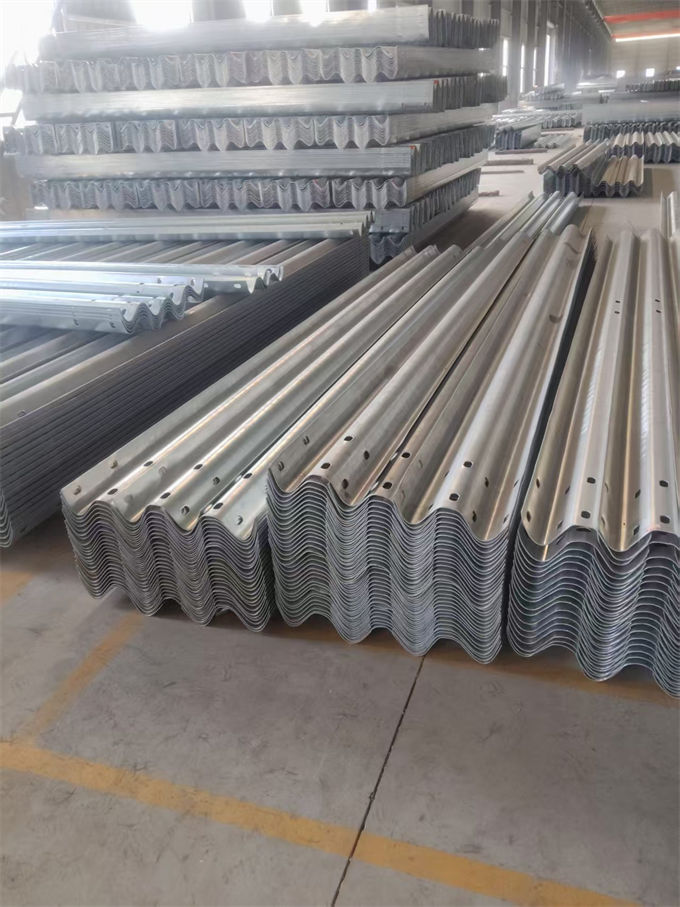 阳高波形护栏波形护栏托架好货直供