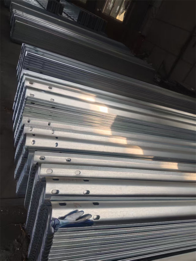 恩施波形护栏波形护栏特殊件真材实料加工定制