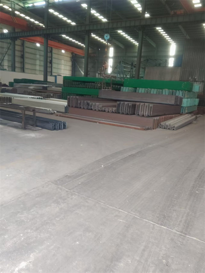 光泽波形护栏_波形护栏板现货交易