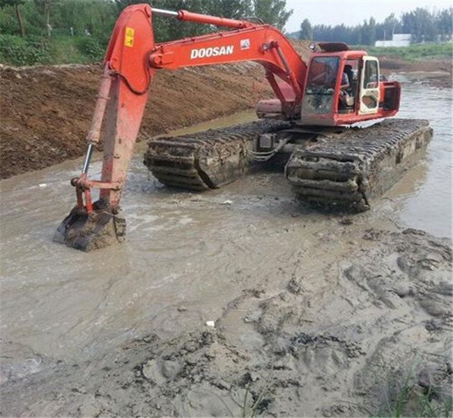 山东水陆挖掘机出租厂家直销-价格实惠