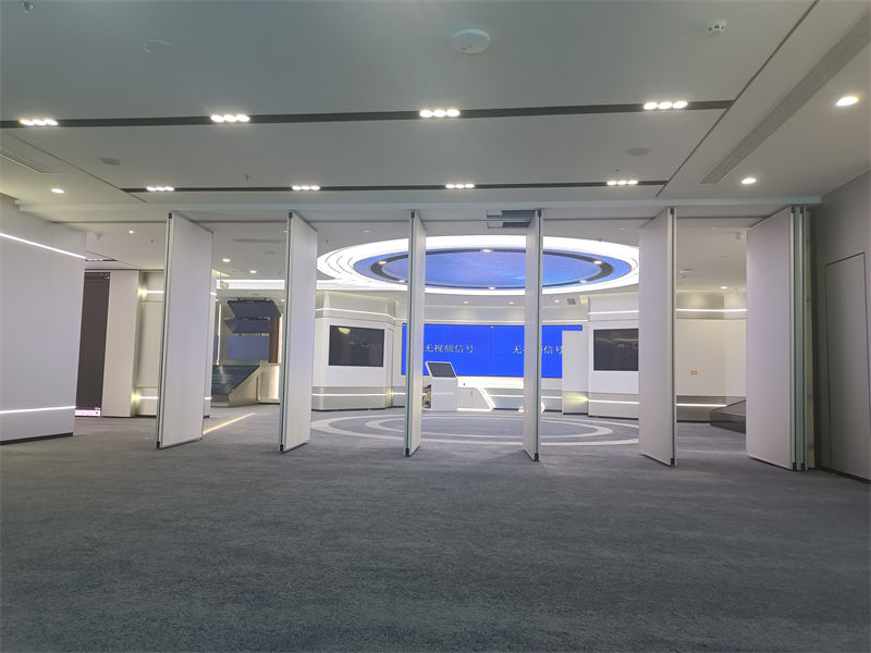 松潘电动隔断-酒店电动隔断海量现货