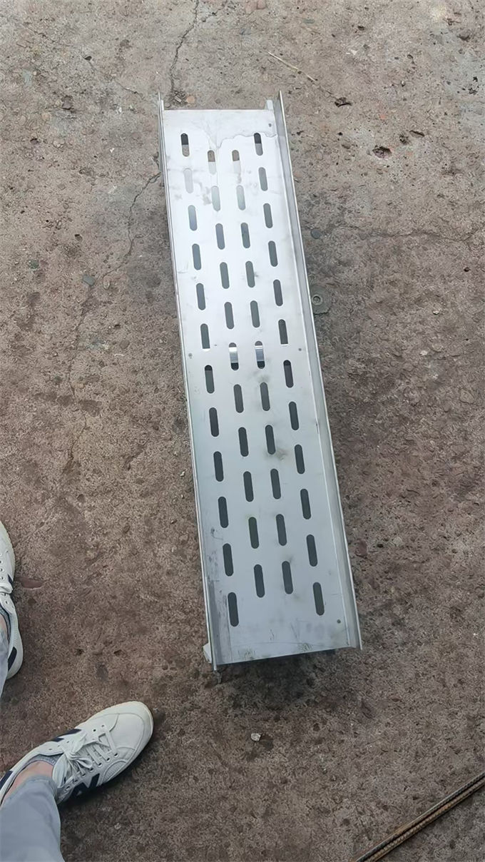 鄂尔多斯井盖热镀锌平台钢格板为您精心挑选