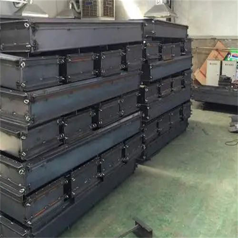 霞山钢模具隔离墩模具货源直销